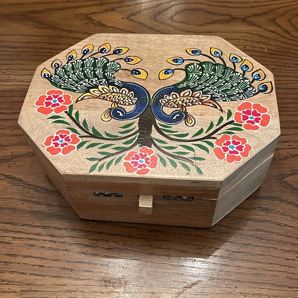 Decorative storage‎ box - Picture 3 of 16